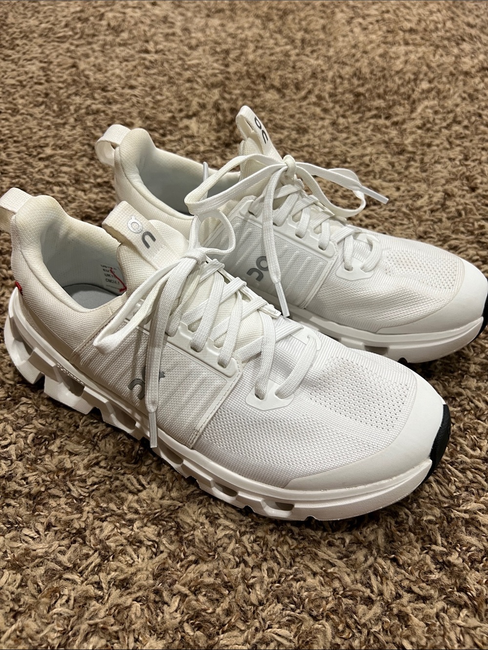 On Cloudswift 4 kids sz 6.5 youth 8 women's